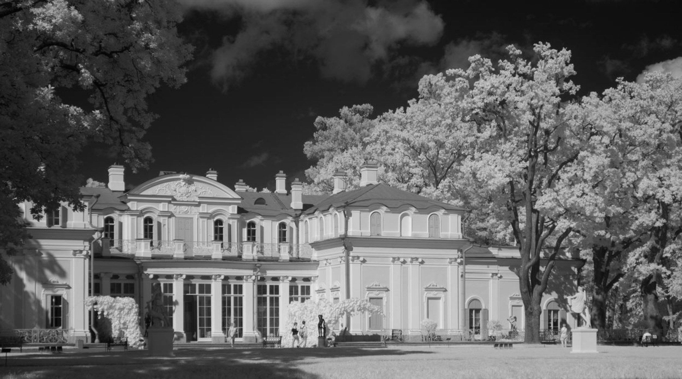 «Фотосреда: „Инфракрасная фотография, или Почему на ваших снимках зелень белая?“»