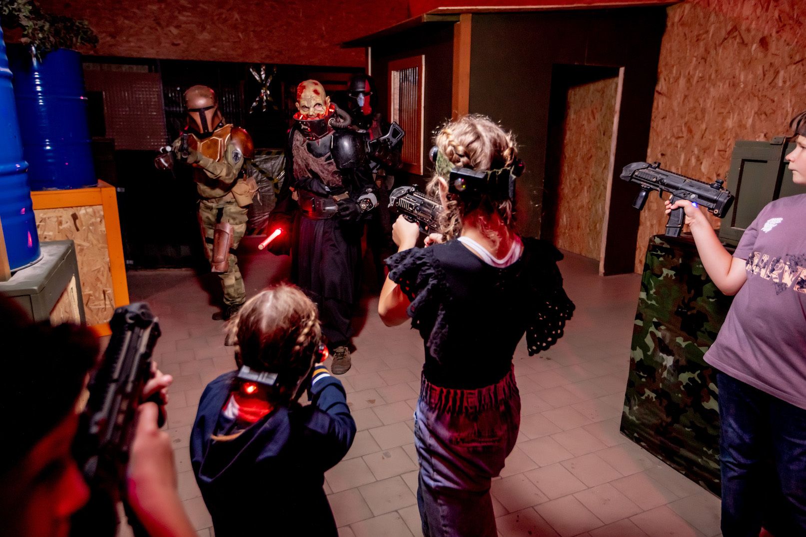 Детский праздник в клубе «Лазертаг Зона»/Lazertag Zone